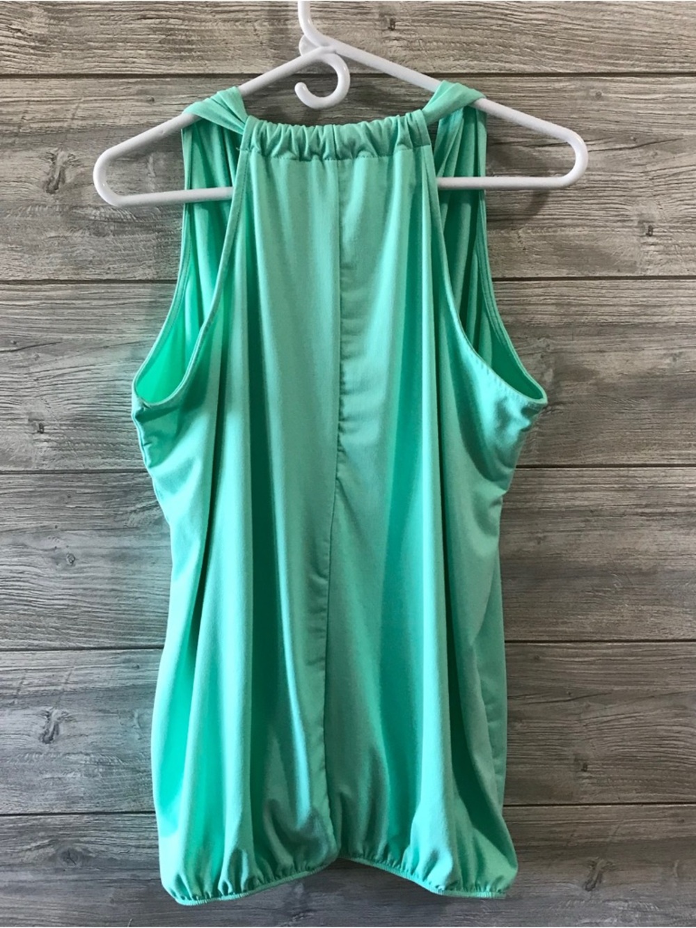 BN Zenana Outfitters Sleeveless Draped V-Neck Surplice Tank Top - Picture 5 of 8